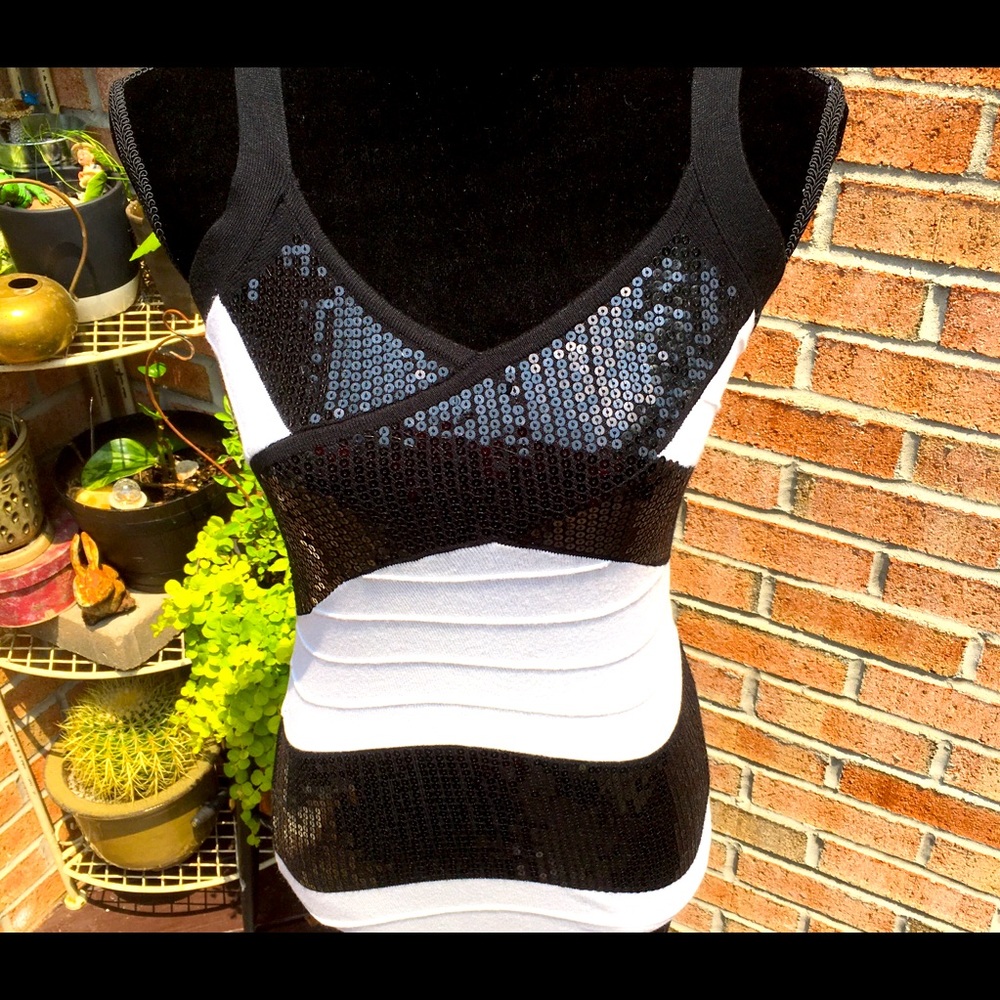 Sold Body-con criss-cross sequin bandage dress